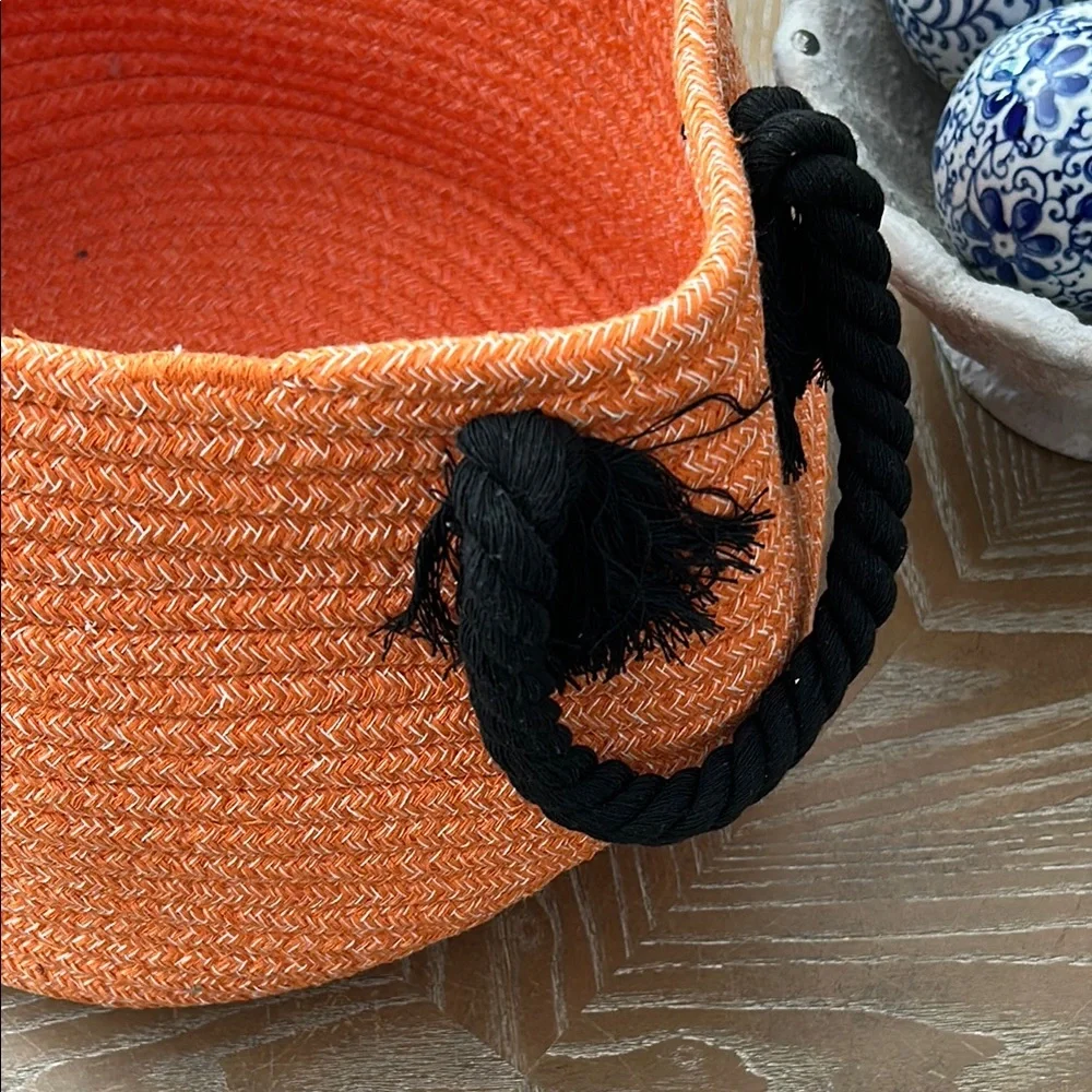 NEW! LARGE Classic Halloween Woven Pumpkin Jack-O-Lantern Basket with handles